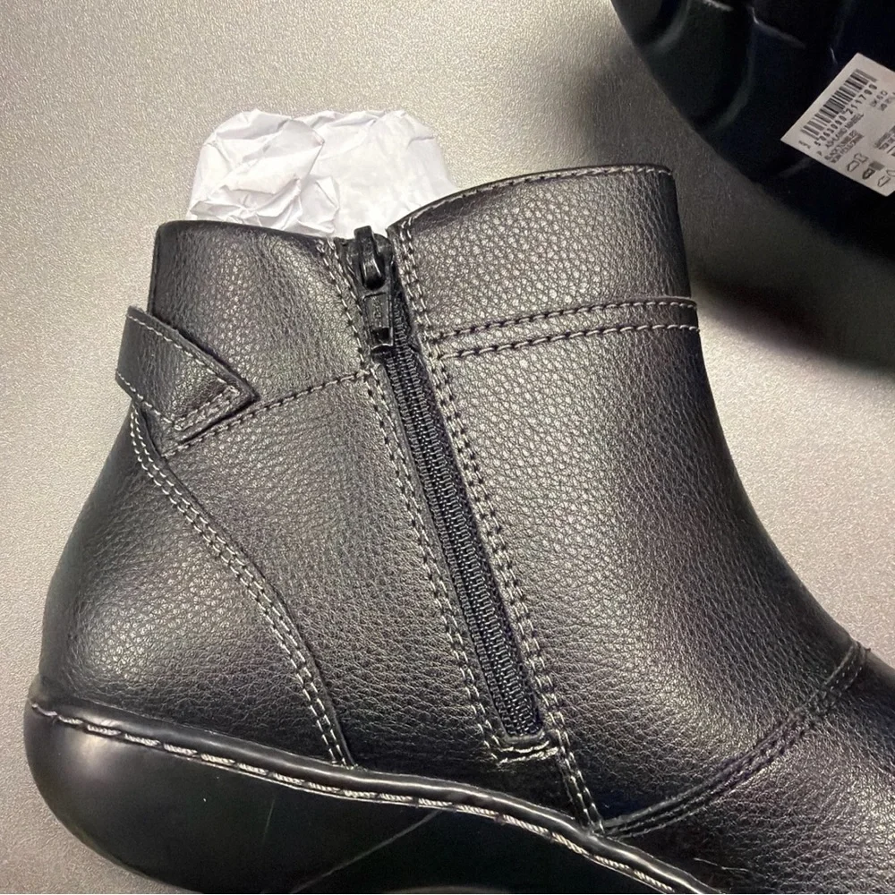 Clarks‎ Ashland Mabel Women's Boot Sz 8.5 Brand New With Box